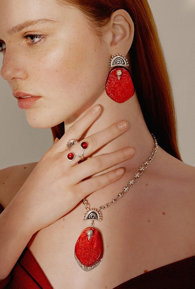 مجموعة مجوهرات من جود بن حليم