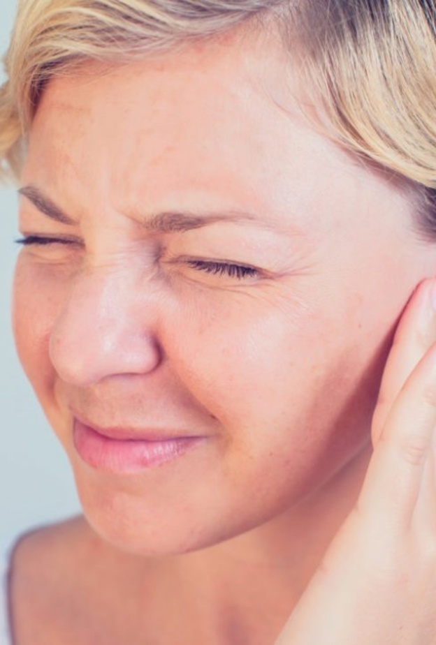 أعراض التهاب الأذن الخارجية وأسبابها