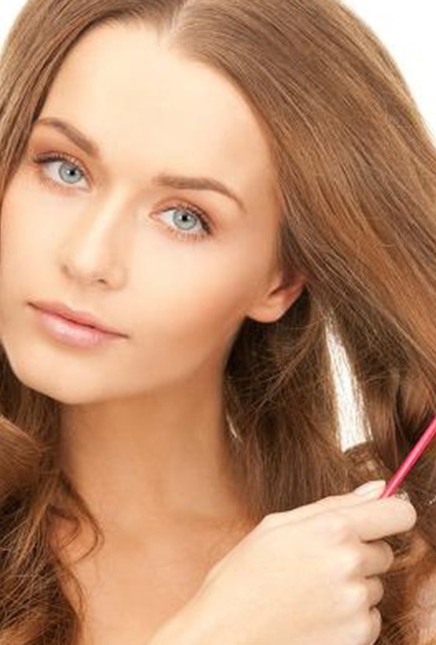 إليك خلطة زيت جوز الهند أو زيت الزيتون لعلاج الشعر الخشن والمجعد