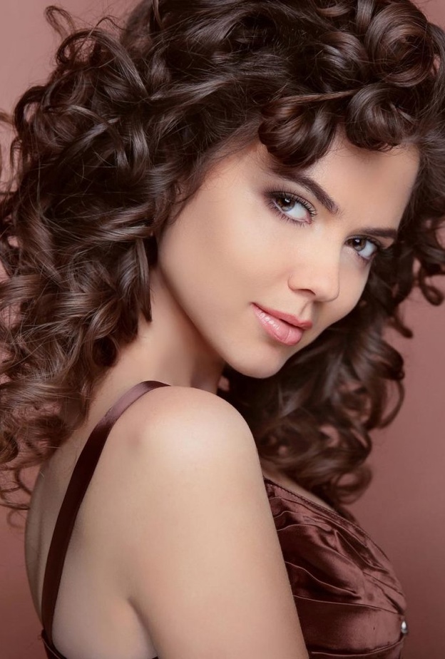 طرق طبيعية لعمل الشعر الويفي في المنزل