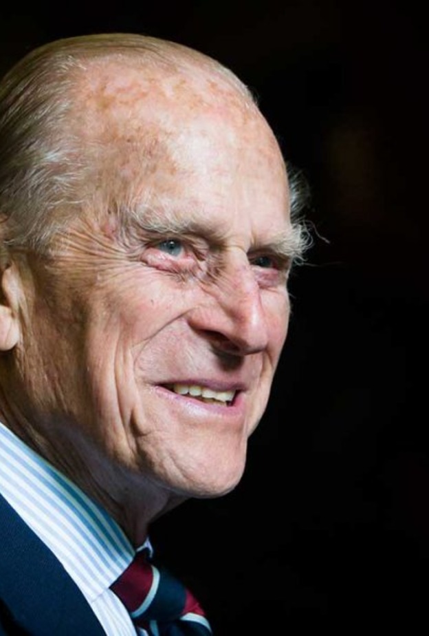 الأمير فيليب ثالث أكبر الأفراد الملكيين عمرا