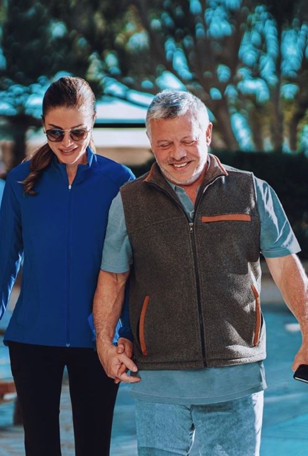 نشرت الملكة رانيا هذه الصورة احتفالا بعيد زواجهما