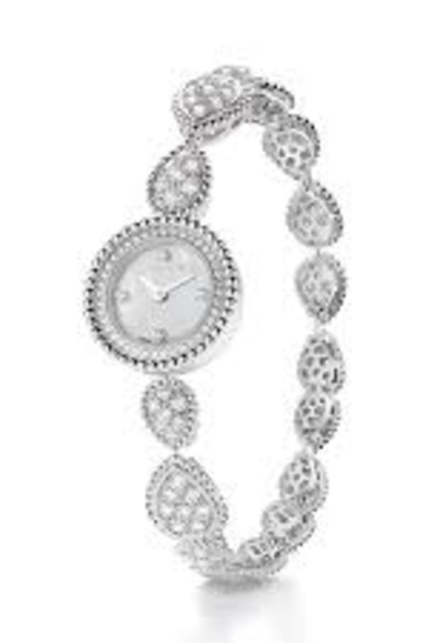 Serpenti Boheme من Boucheron ساعة مرصعة بالماسات بالكامل من مجموعة