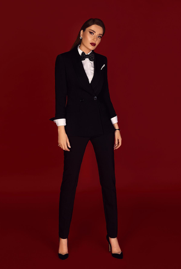 احدث موديلات بدلات رسمية كلاسيكية تناسب طوال القامة مستوحاة من اطلالات سيرين عبدالنور