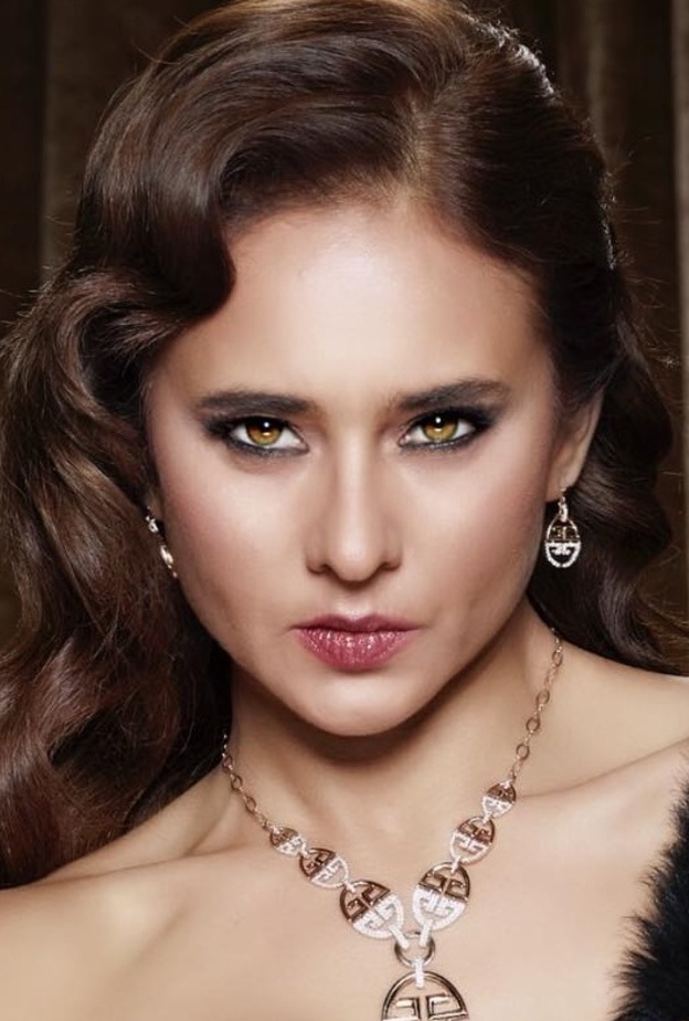 مكياج نيللي كريم