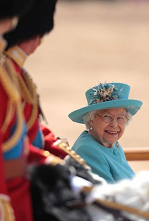 الملكة تطلب من الجمهور عدم التجمع لمشاهدة احتفالات عيد ميلادها