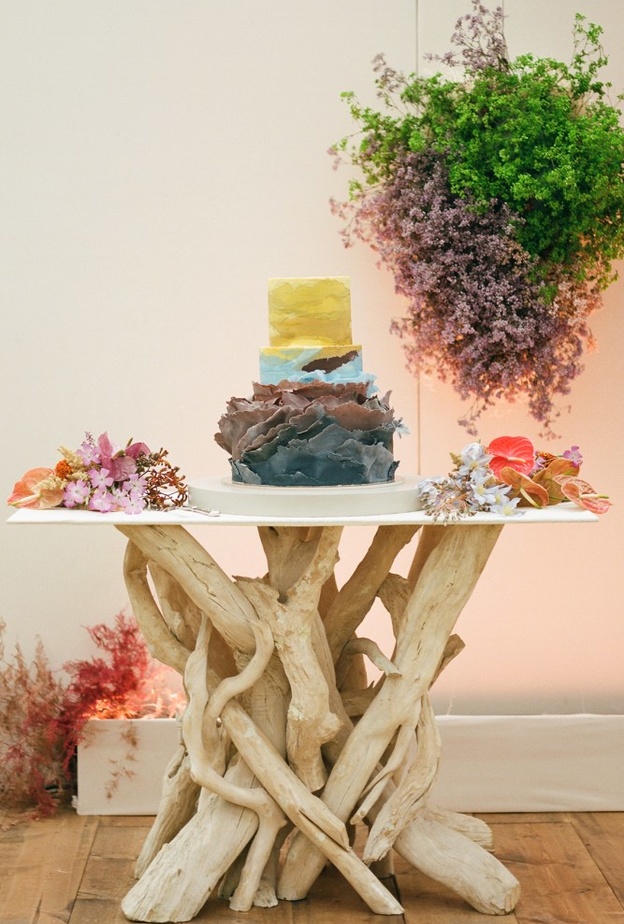 كعكات زفاف مستوحاة من الاجواء الصيفية