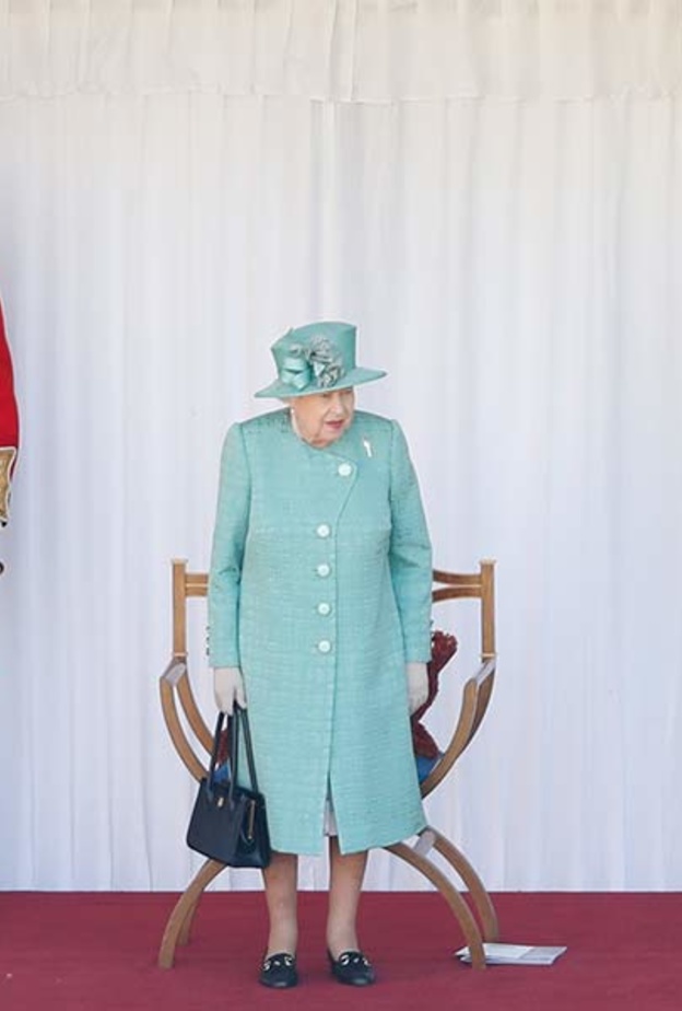 ملكة بريطانيا تشارك في الاحتفالات الرسمية بعيد ميلادها