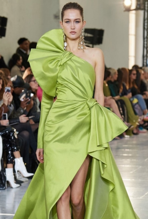  فستان سهرة كتف واحد من  Elie Saab