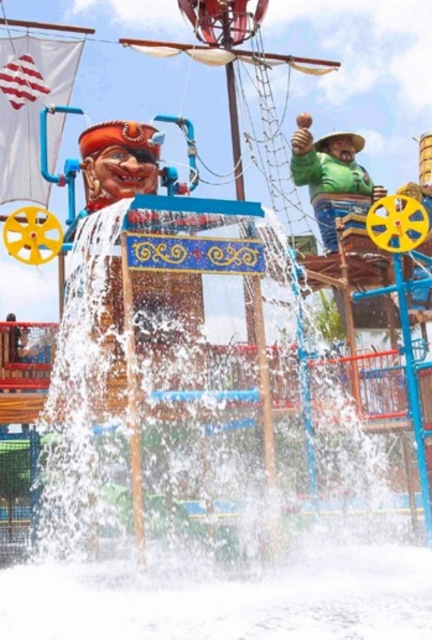  سفينة القراصنة بالاوان Palawan Pirate Ship بواسطة NOAA