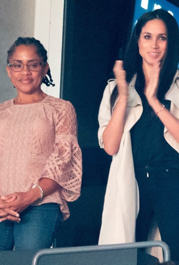 ميغان ألحت على والدتها للإقامة معها