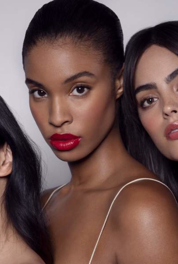 Sisley تحدث مستحضرَي الماكياج الأساسيّين لديها