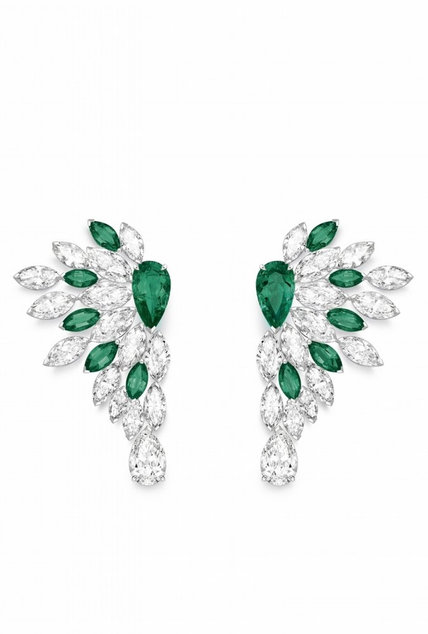 أقراط من بياجيه Piaget