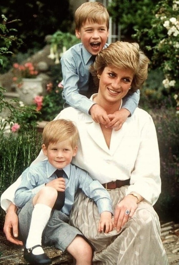 باب سري في قصر كنسينغتون.. أسرار جديدة في طفولة الأميرين ويليام وهاري