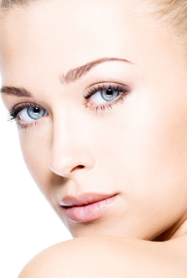 فوائد دقق الذرة للبشرة الدهنية وكيفية استخدامه