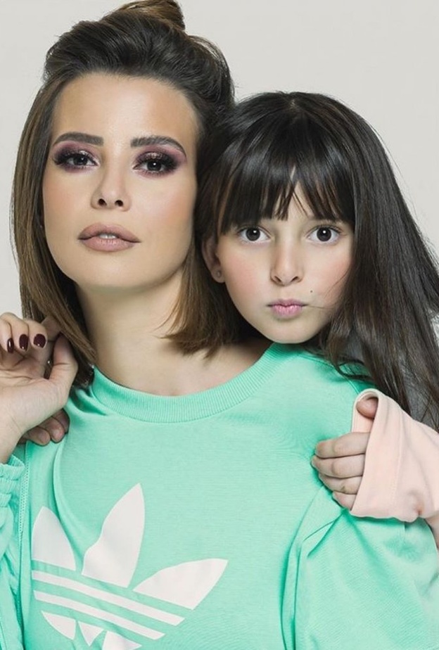 ايمان العاصي وابنتها