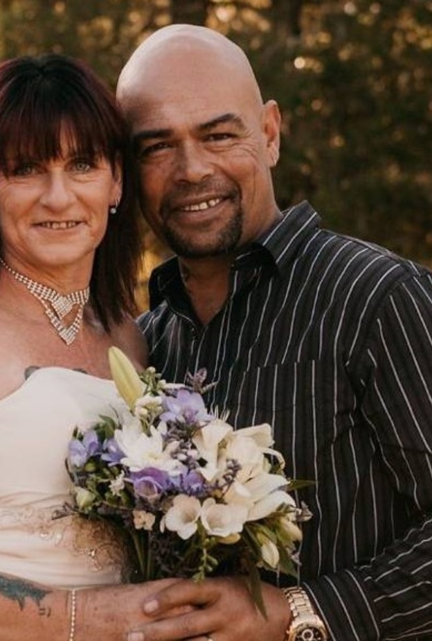 عروس قررت الزواج بعد استسلامها للسرطان