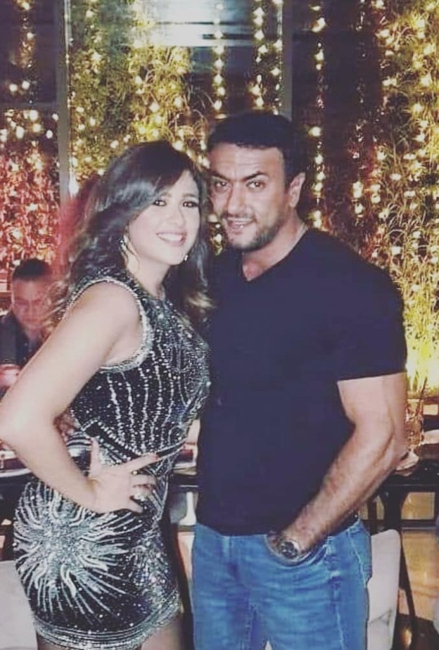 الفنانة ياسمين عبد العزيز واحمد العوضي