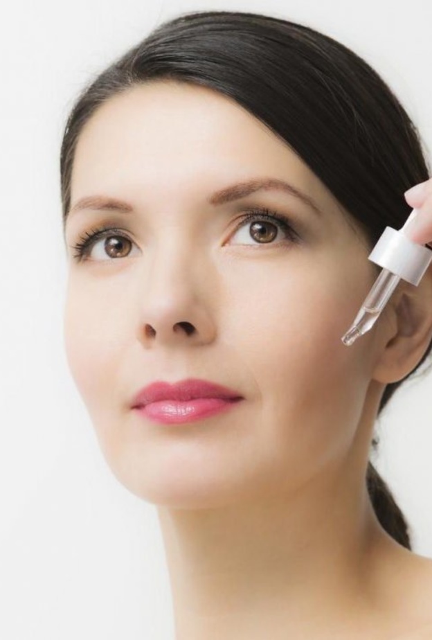  الزيوت الأساسية تساعد على عمل سيروم منزلي