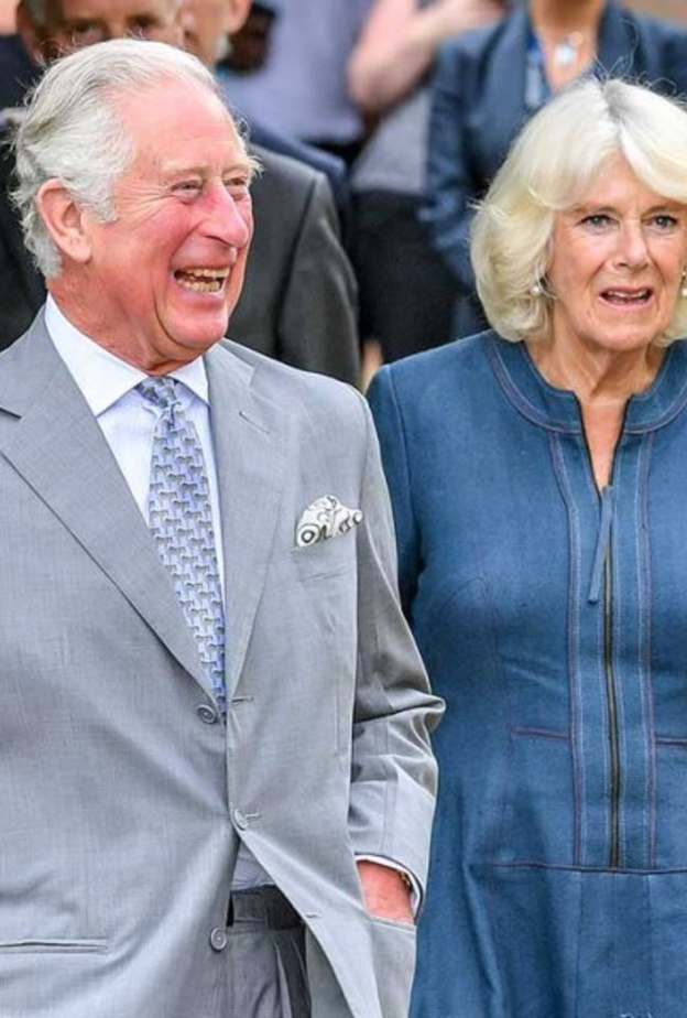 الأمير تشارلز وزوجته يظهران في أول مهمة ميدانية بعد تخفيف إجراءات الإغلاق