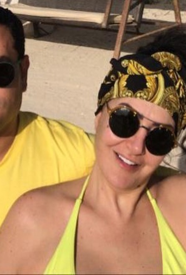 غادة عبد الرازق وزوجها في شهر العسل