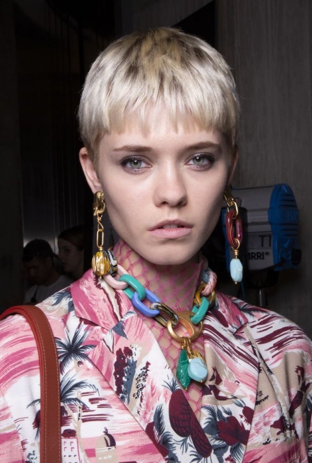 تسريحات شعر ذكورية مع الغرة القصيرة من Ports 1961