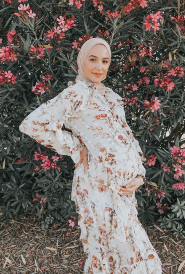  فستان مور اعتمدته لينا صنوبر