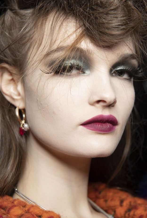 اجدد الوان احمر شفاه مات بتدرجات بنفسجية من دار Anna Sui