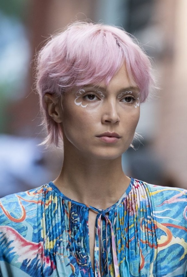 الوان صبغات شعر زهرية فاتحة من وحي Cynthia Rowley