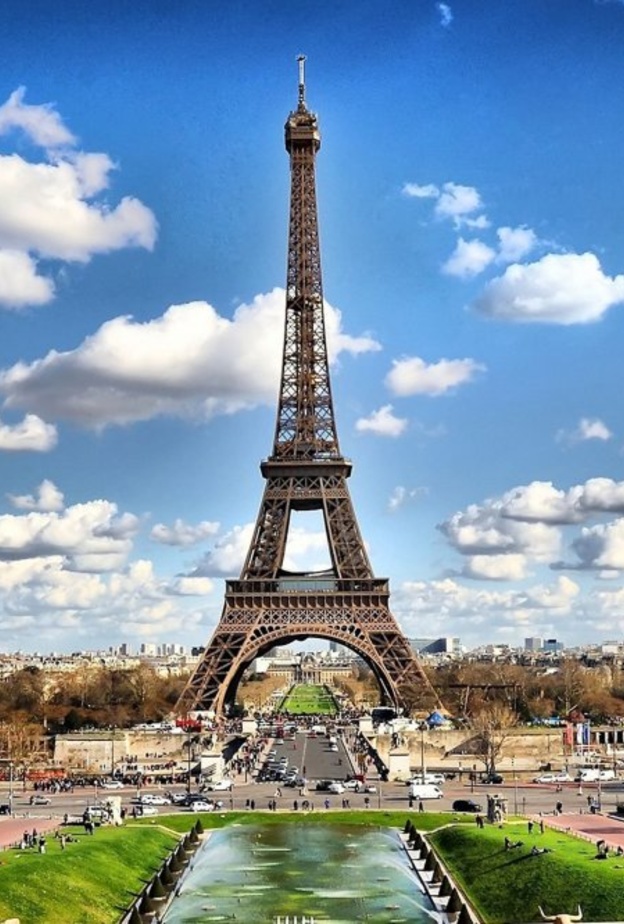 معلومات عن السياحة في باريس بواسطة Thorsten technoman