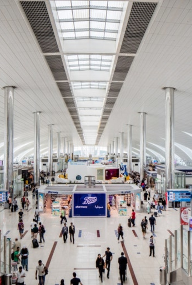 دبي تعتمد إجراءات سفر المواطنين والمقيمين والزائرين باشتراطات محددة