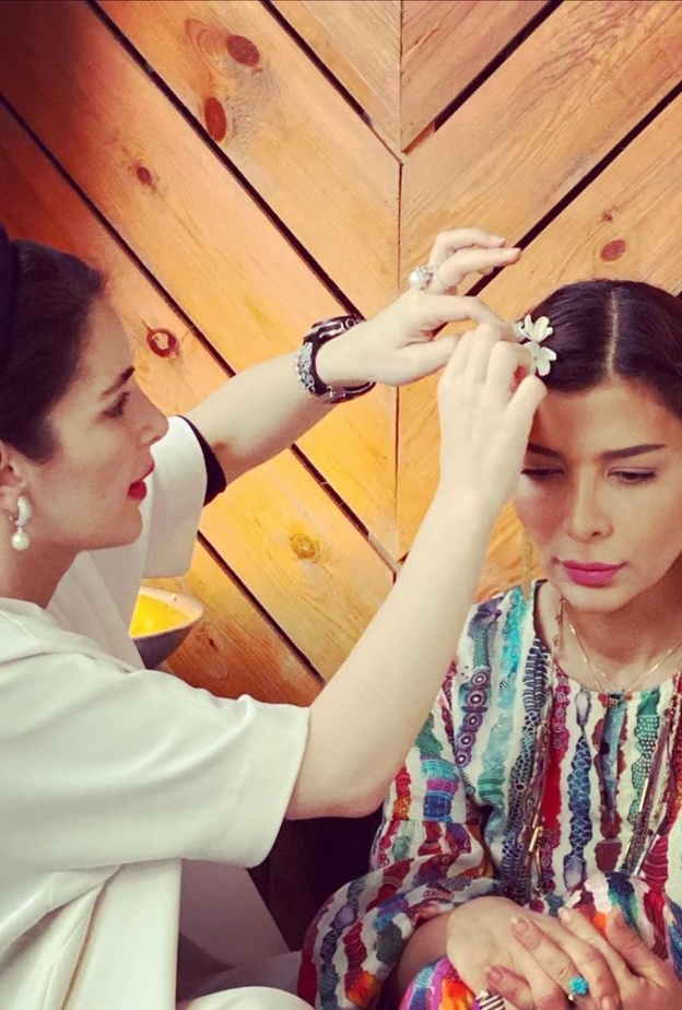 أصالة وابنتها في كواليس كليبها الجديد