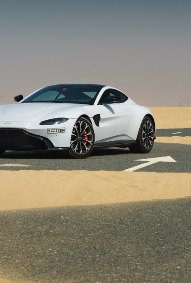  Aston Martin Vantage Coupe