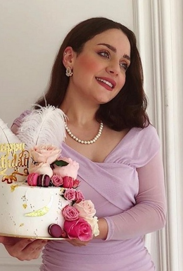 مكياج ناعم لفستان موف فاتح من ابنة هيفاء وهبي