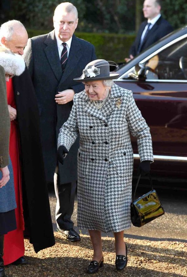 6 فضائح لأفراد العائلة المالكة البريطانية تسببت في إحراج الملكة إليزابيث