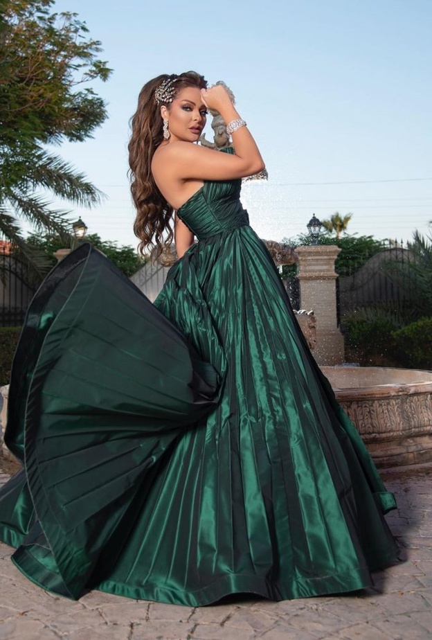 فستان خطوبة زين كرزون