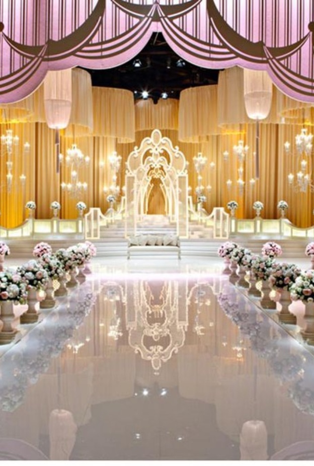 الشرطة فتحت التحقيق في حفل الزفاف بسبب التجمع الكبير الذي تجاوز الحد المسموح به