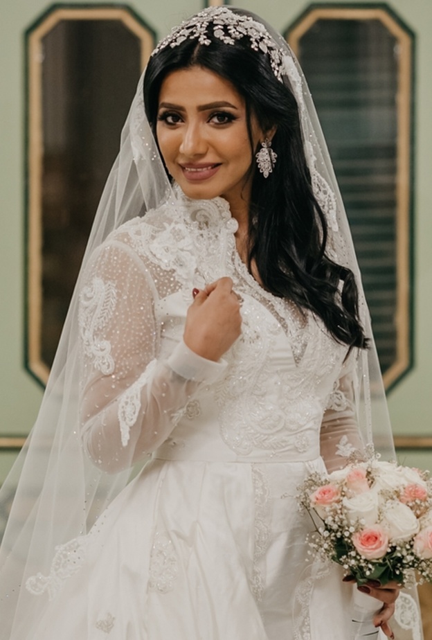  الفنانة مروة سالم بفستان الزفاف