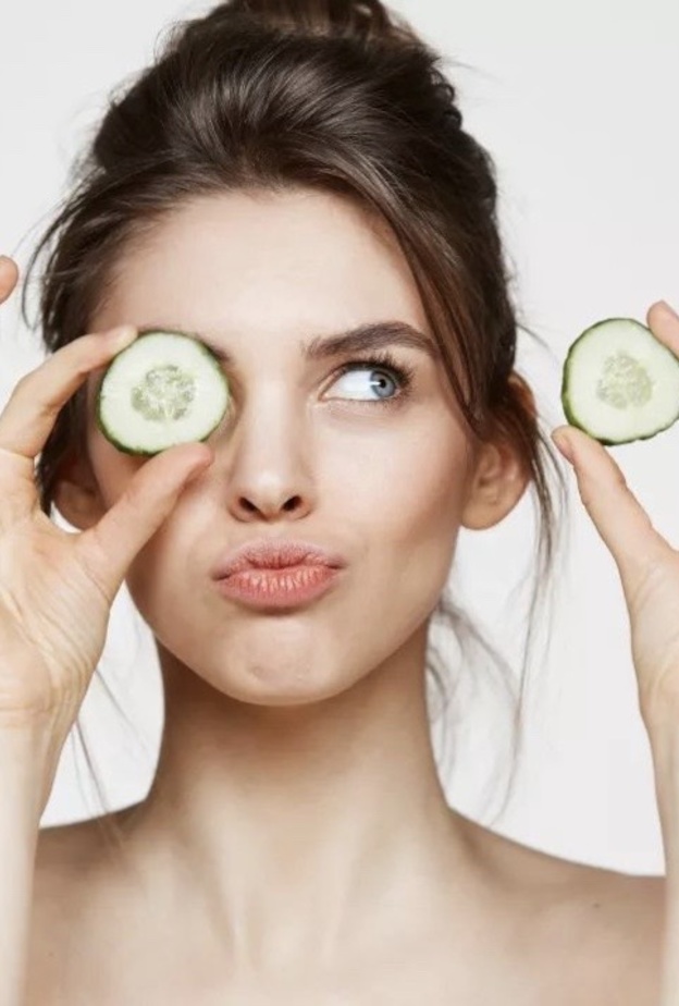  استخدمي الخيار لتقليص مسامات البشلرة الدهنية