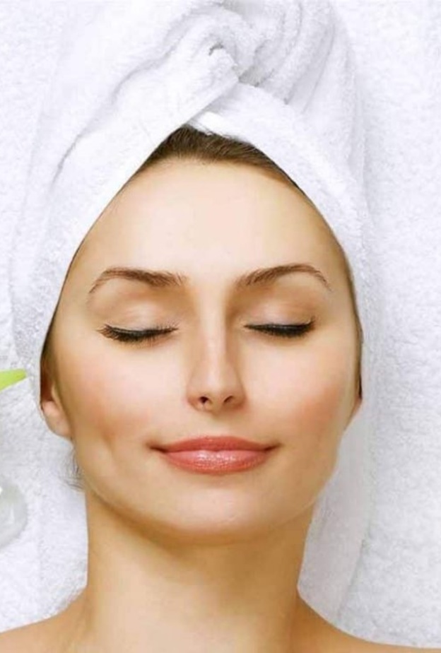  ترطيب البشرة باستخدام وصفات أو أقنعة طبيعية لترطيب البشرة