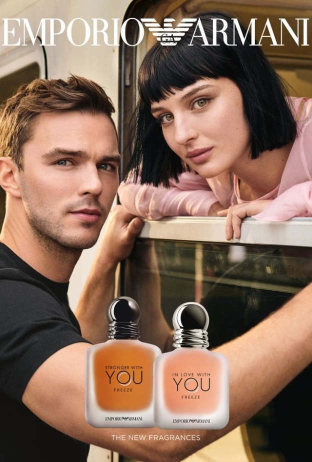 نيكولاس هولت وأليس باجاني بطلا  قصة الحبّ الجديدة لعلامة EMPORIO ARMANI