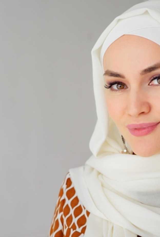 كيف أكون جميلة وجذابة بالحجاب