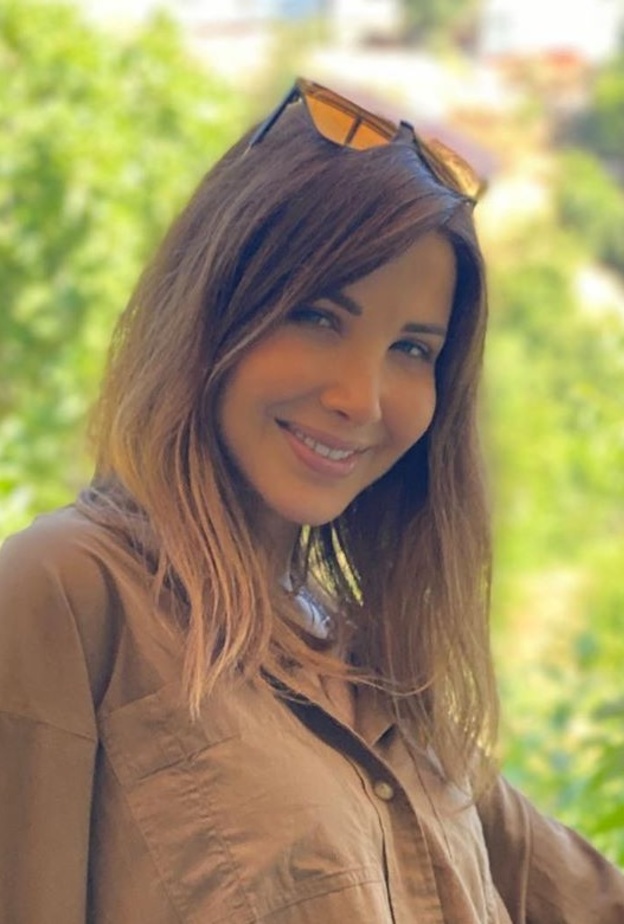 طريقة وضع مكياج ناعم يناسب اللون الزيتي مستوحى من احدث اطلالات نانسي عجرم