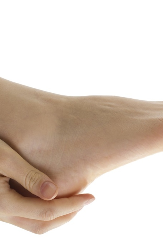 7 نصائح لتخفيف آلام أسفل القدم