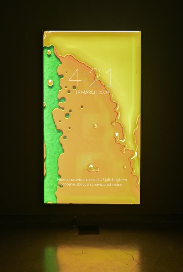 معرض "الفن في زمن القلق" في ساحة المريجة في الشارقة