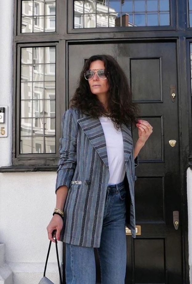  المشد او الكورسيه يساعدك على اخفاء البطن البارز بطريقة سرية تحت الملابس