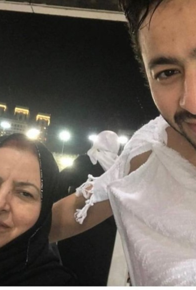 حمادة هلال ووالدته