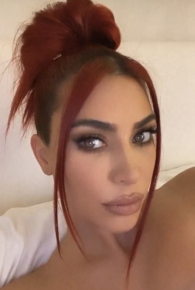 كيم كارداشيان تتبع صيحة الشعر الملون