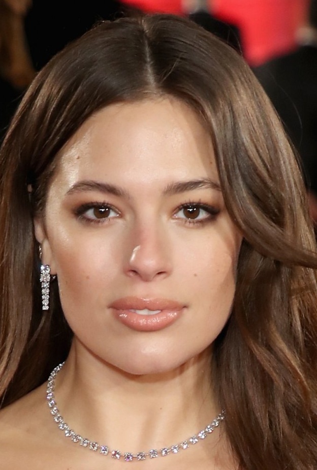  احصلي على بشرة مثالية ونضرة بعد اتباعك الروتين الجمالي اليومي الخاص بآشلي غراهام