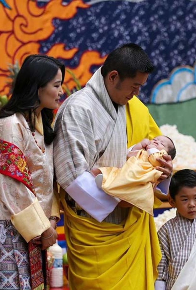 ملك وملكة بوتان يكشفان عن اسم طفلهما الثاني